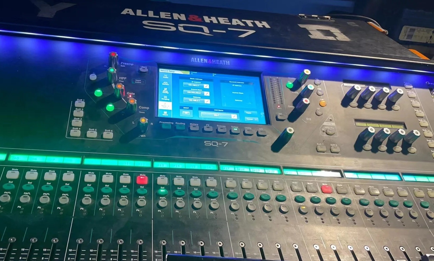 Allen & Heath SQ-7 Digitalmischpult als preiswerte Alternative zum Avantis im Upgrade-Vergleich