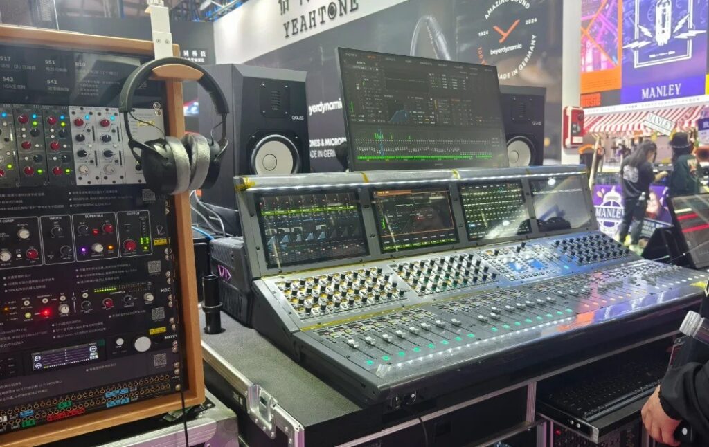 Avid VENUE S6L Großformat-Live-Mischpult für große Produktionen mit Pro Tools-Integration