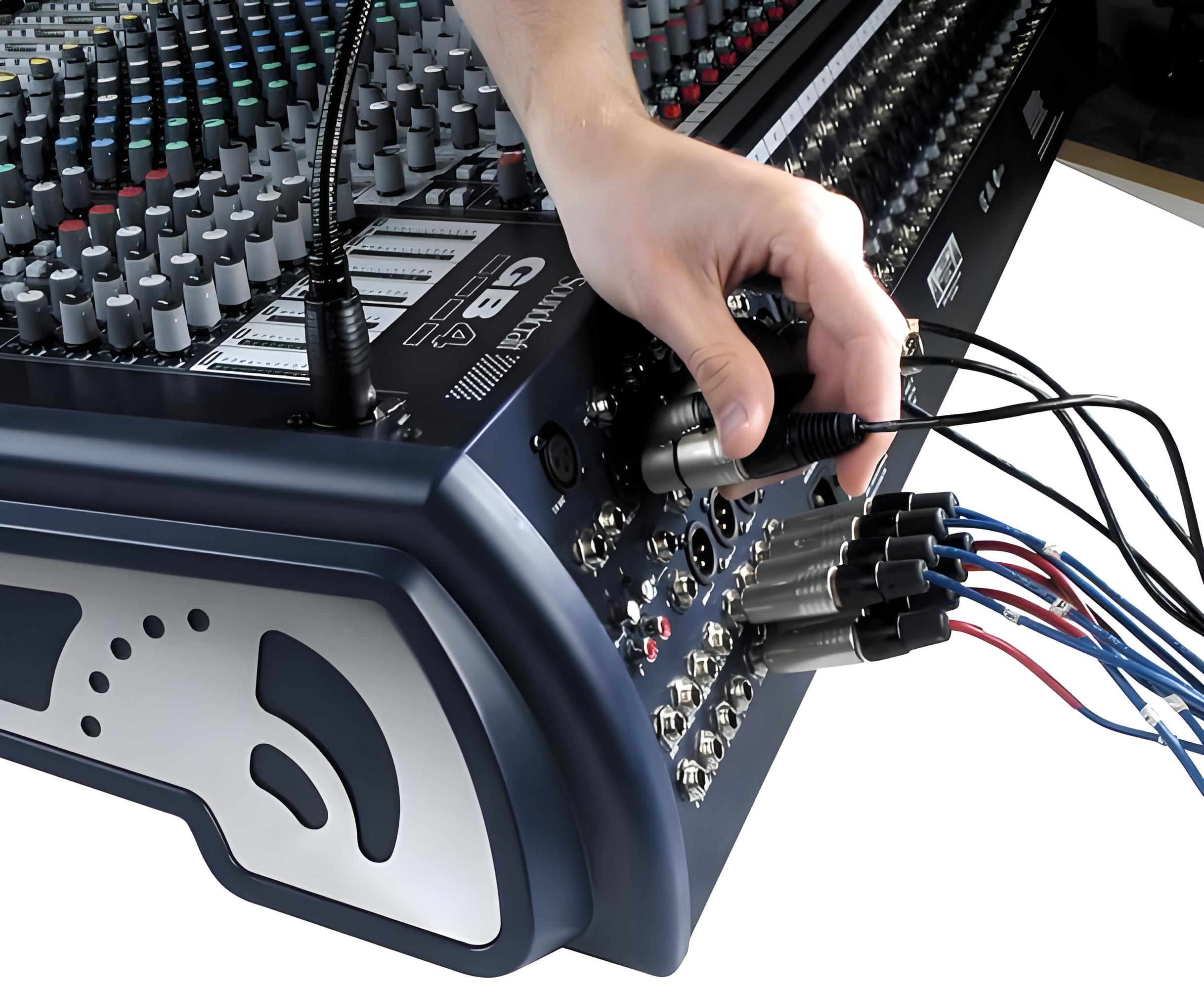Soundcraft GB4 Detail der Bedienoberfläche mit XLR-Anschlüssen und Kanalzügen