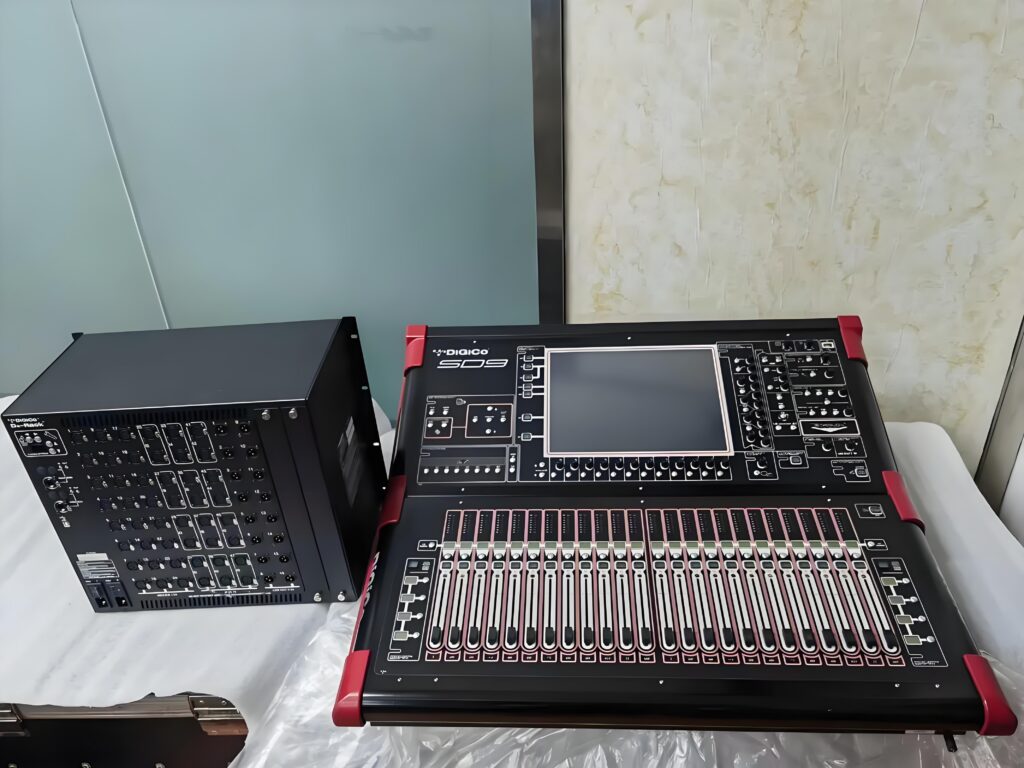 DiGiCo SD9 Profi-Digitalmischpult mit Stealth-Digital-Processing für Tour und Festival-Anwendungen