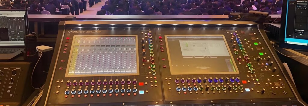 DiGiCo SD12 Profi-Digitalmischpult mit Touchscreen-Bedienung als Vertreter der SD-Serie