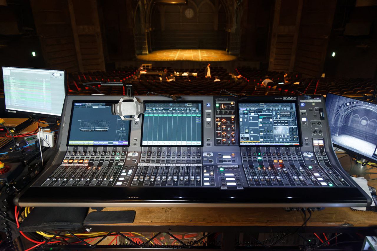 Yamaha Rivage PM5 High-End-Großformatmischpult als Konkurrenz im Top-Segment der Live-Mischpulte