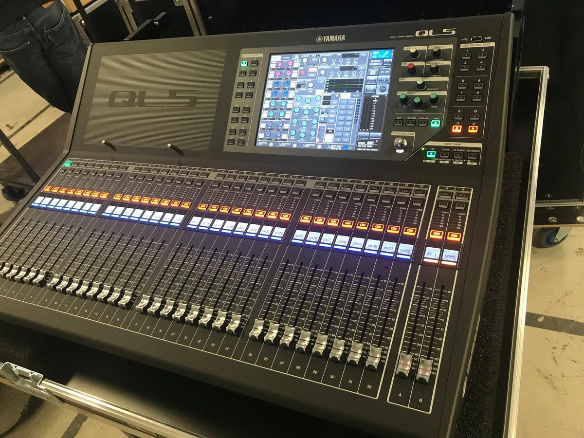 Yamaha QL5 Live-Mischpult als Mittelklasse-Alternative zum CL5 für ambitionierte Tontechniker