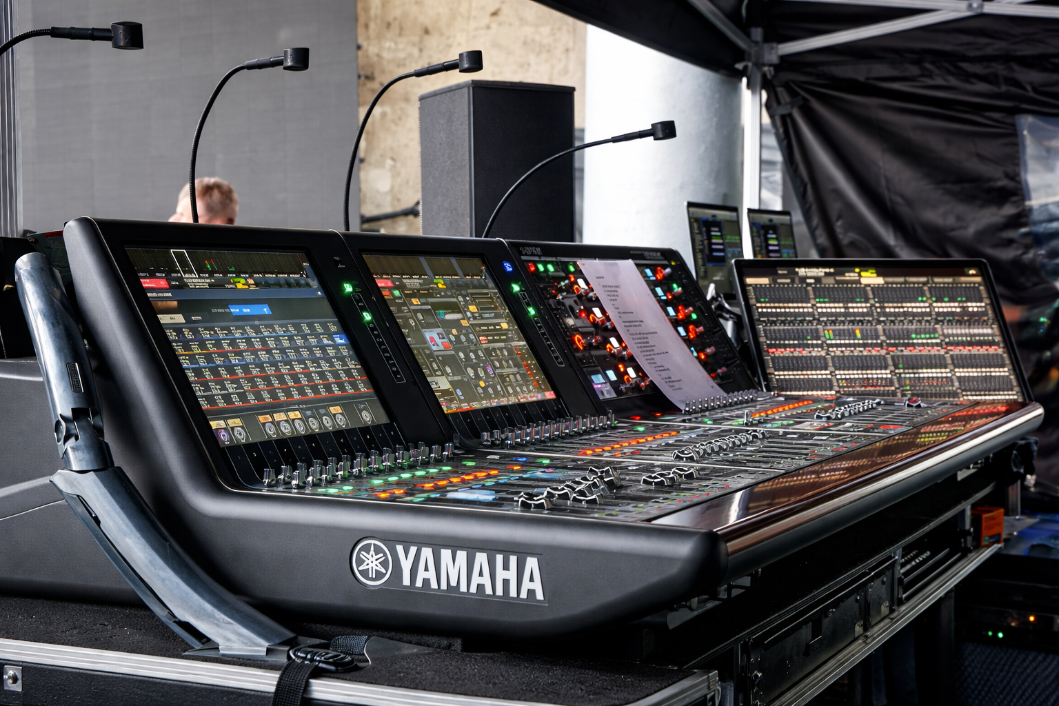 Détail Yamaha RIVAGE PM10 Terrain