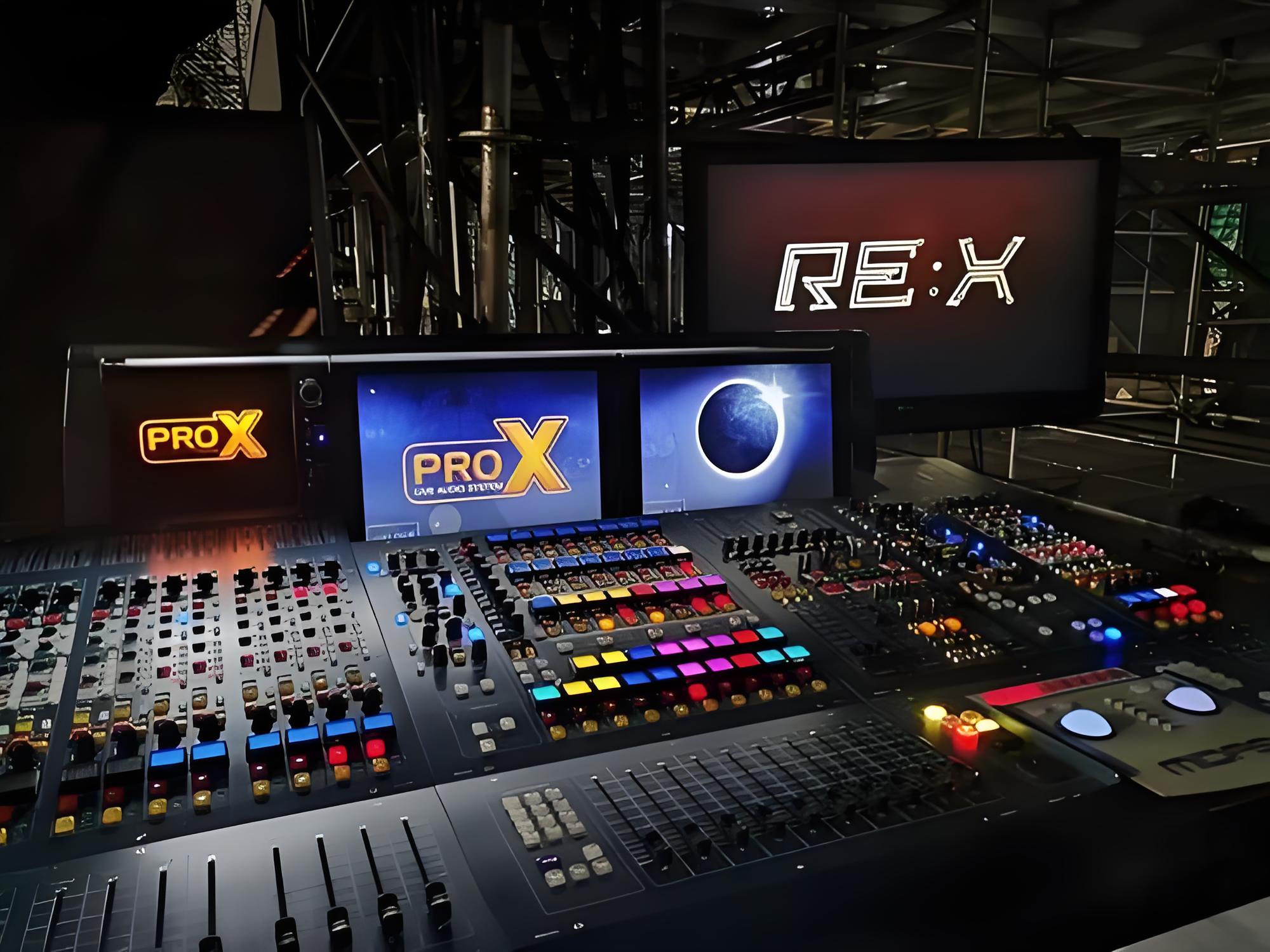 Midas Pro X : surface de contrôle CC-IP avec écran tactile et préamplis Midas