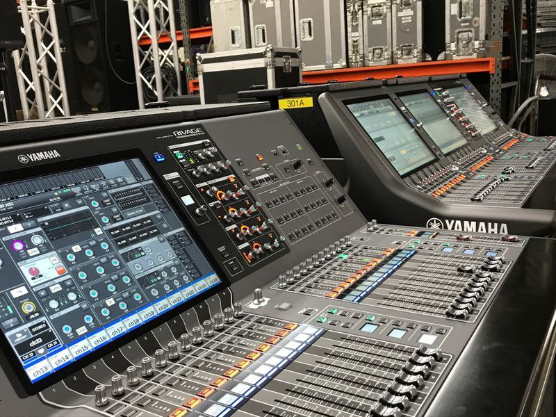 Yamaha PM5D : console numérique DJ corporate pour clubs et festivals avec faders motorisés