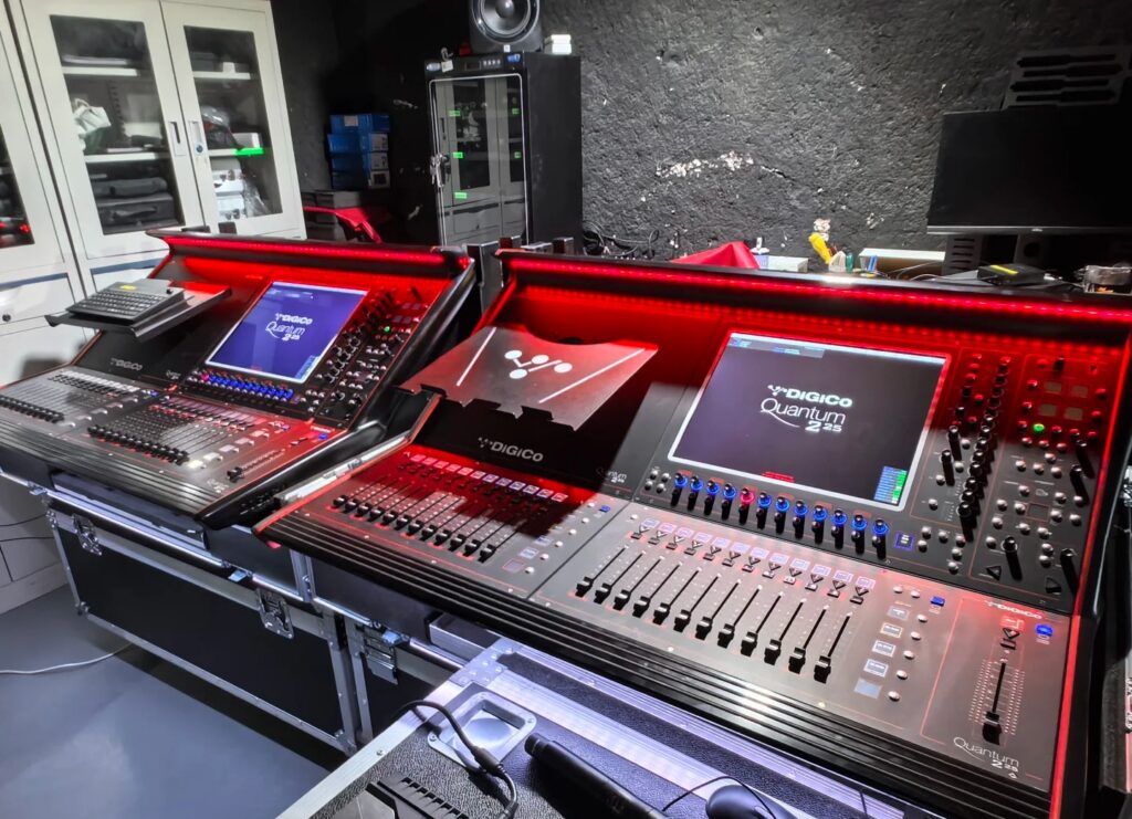 Console numérique DiGiCo Quantum 225 en configuration live – test professionnel