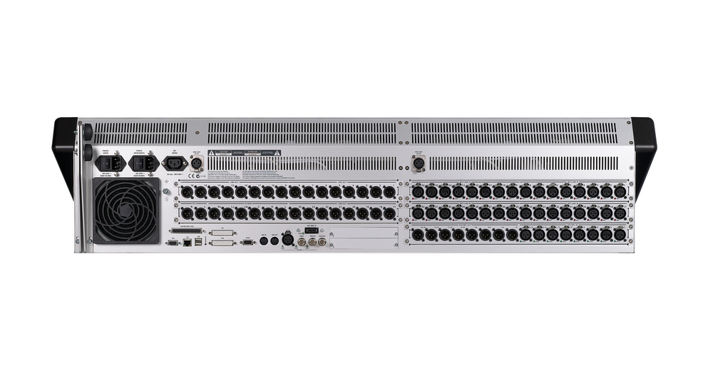 Face arrière du rack I/O du Studer Vista 1 avec connectique audio multicanal, alimentations redondantes et ventilation, analysée lors du test pro.